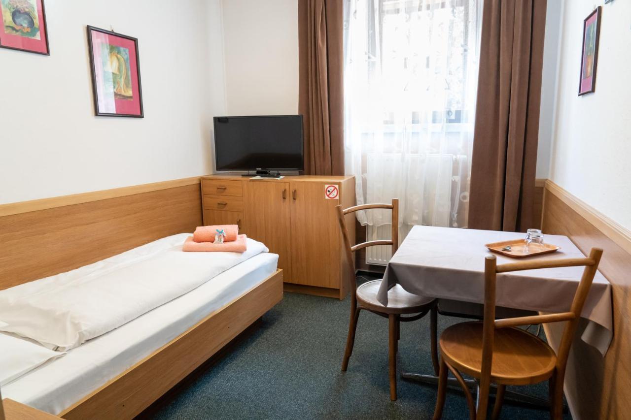 Hotel Beskid Белско-Бяла Екстериор снимка